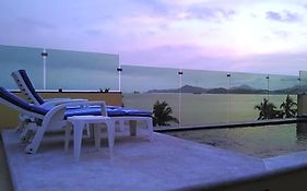 Andressa Mia Apartments